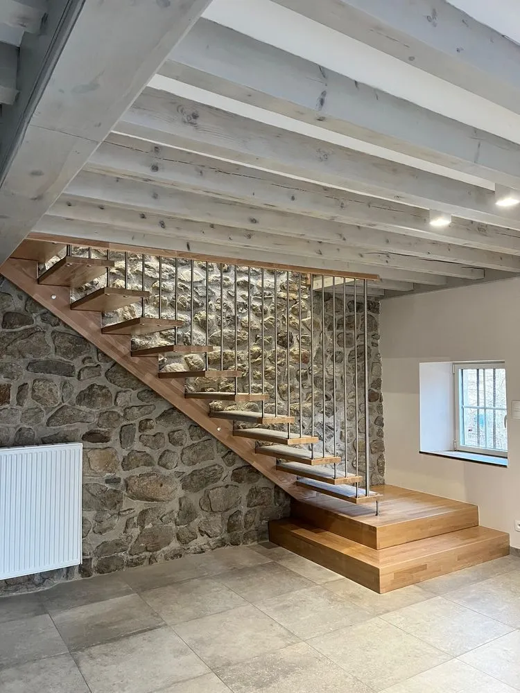 Escalier suspendu